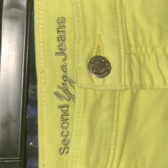 Second Yoga Jeans 💛 Neon Yellow Stretch Jeans - Happy Dopamine Clothing Size 28 - Picture 3 of 10